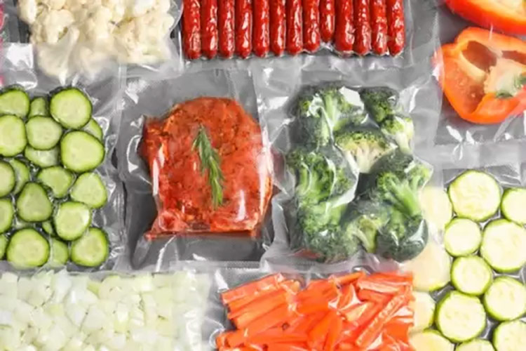 ¿Por qué las bolsas de cámara de vacío de 3 mil son cruciales para preservar los alimentos?
